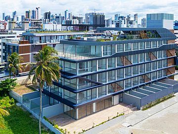 O Super Iate de Luxo P� na areia Jardim Oceania